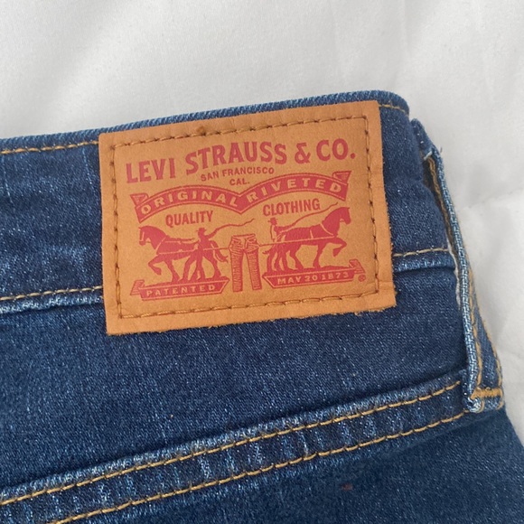 Levi high rise jeans - Picture 3 of 4